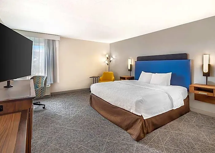 Hampton 3*