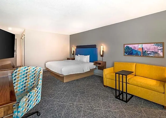 Hampton Hotel 3*