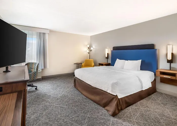 Hotel Hampton 3*